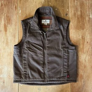 Woolrich vest, fleece lined with two hand warmer pockets and inside pocket. Sz M